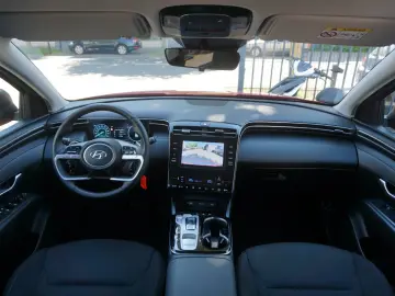 Tucson Basis Plug- In Hybrid 4WD Carplay Kam AC