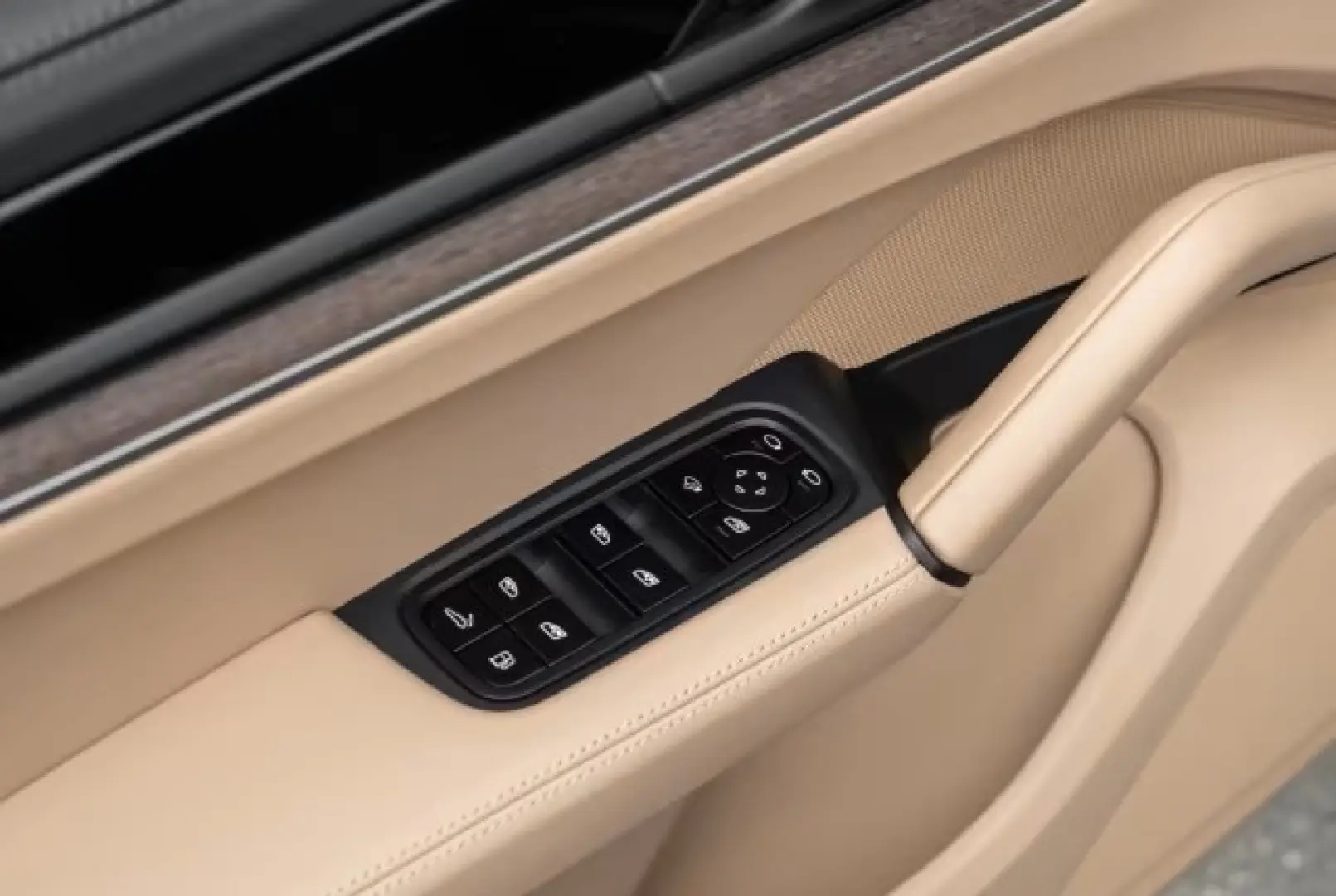 Porsche Cayenne E-Hybrid BOSE InnoDrive Panorama