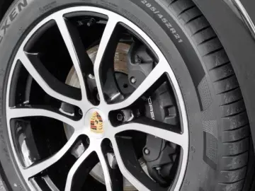 Porsche Cayenne E-Hybrid BOSE InnoDrive Panorama