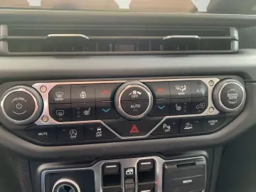 Jeep Wrangler Rubicon 2.0l MY24 / Sky One-Touch