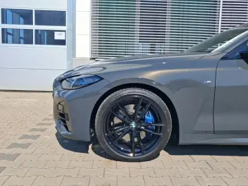 M440i xDr Coupé Navi Laser HUD DrivAss ParkAss