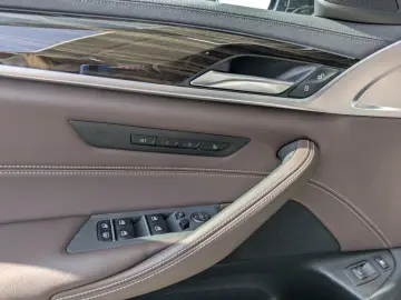 530e xDrive iPerform M Sport Head-Up. Park.Plus