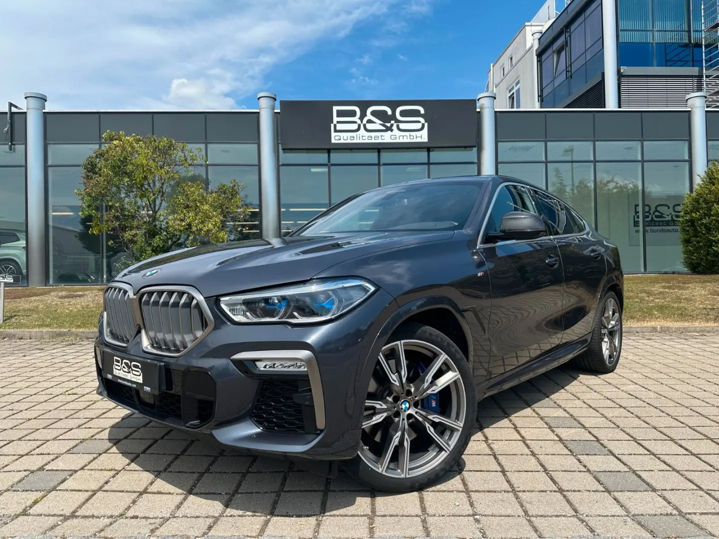 X6 M50d,ACC,HUD,SKYL,LASER,B&W,AHK,22