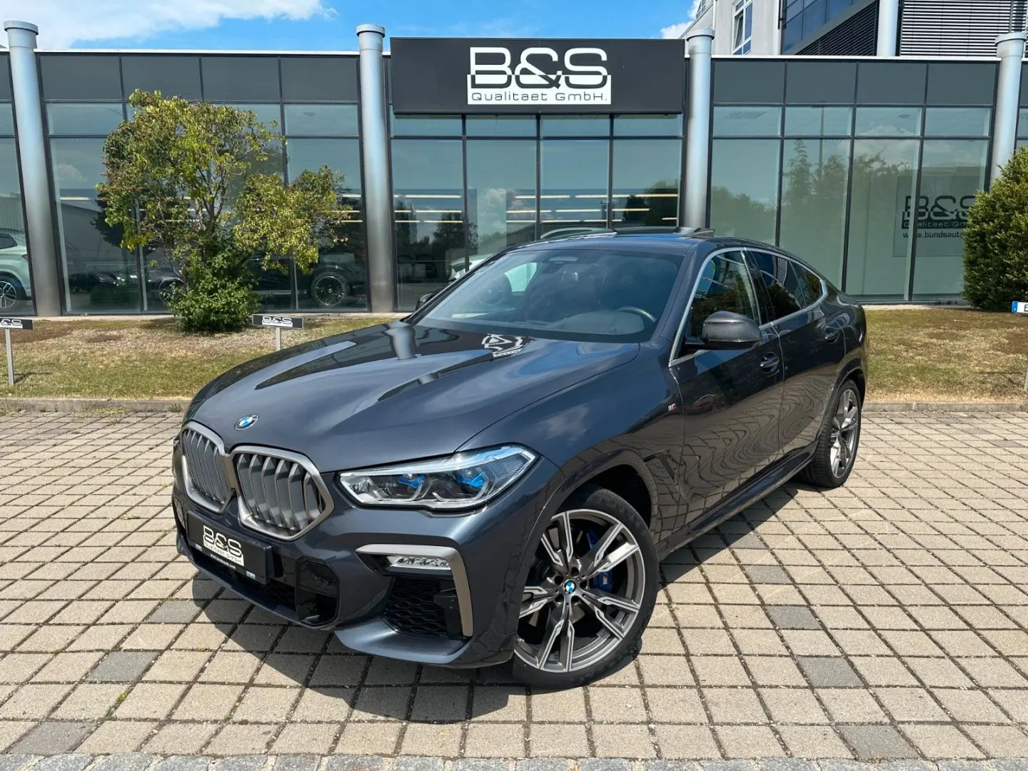 X6 M50d,ACC,HUD,SKYL,LASER,B&W,AHK,22
