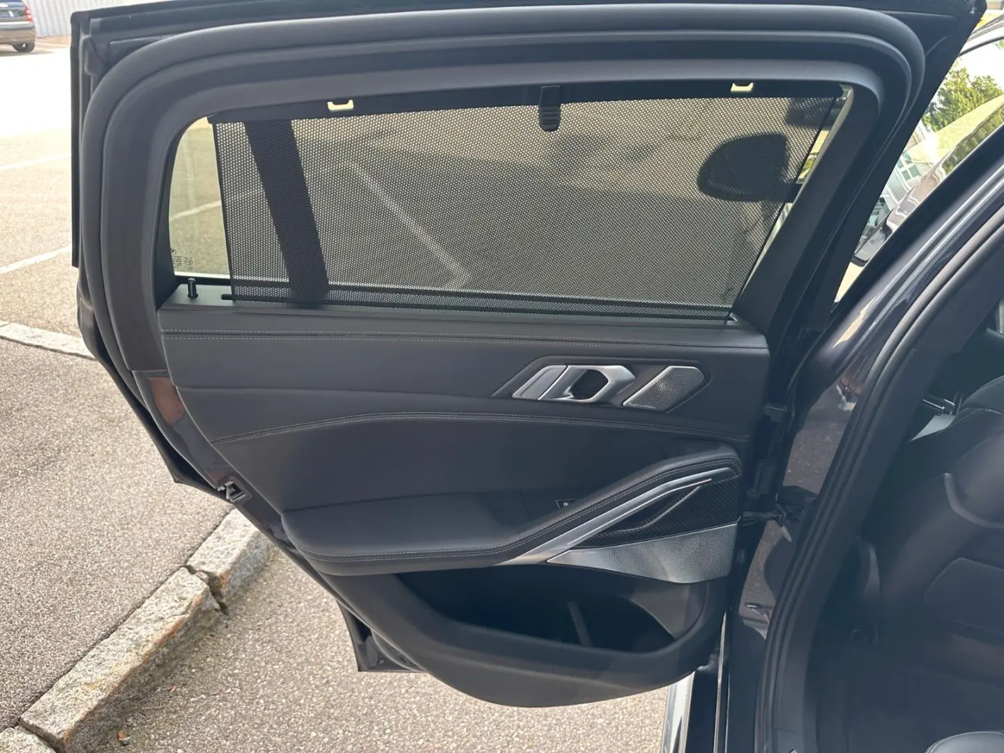 X6 M50d,ACC,HUD,SKYL,LASER,B&W,AHK,22