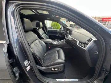 X6 M50d,ACC,HUD,SKYL,LASER,B&W,AHK,22