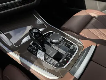 X5 xDrive45e Laser AHK DA Prof PA+ B&W HuD 22