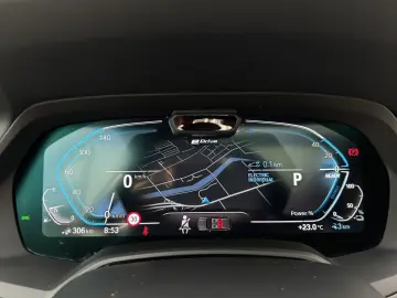 X5 xDrive45e Laser AHK DA Prof PA+ B&W HuD 22
