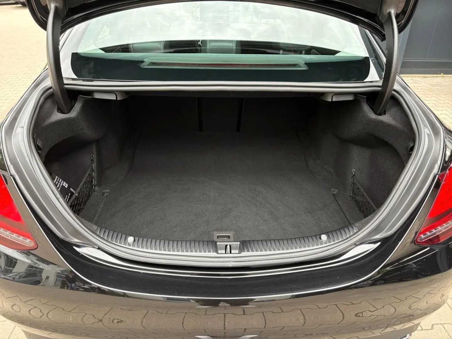 C 220d LIM AUTOMATIK - NAVI*APP*LEDER*AVANTGARDE