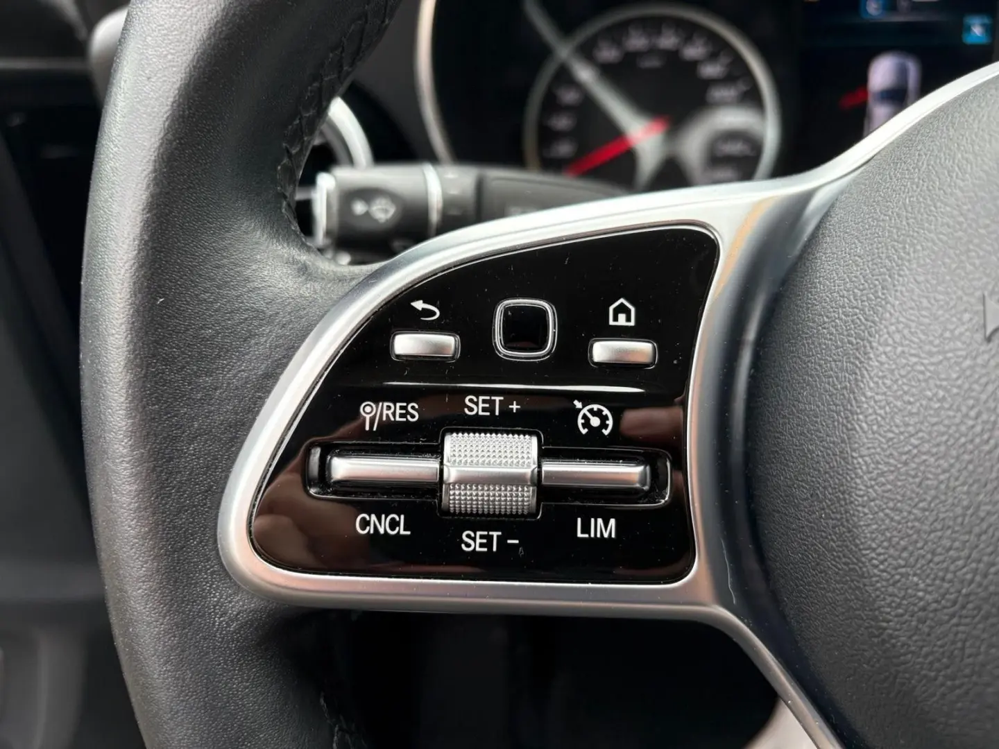 C 220d LIM AUTOMATIK - NAVI*APP*LEDER*AVANTGARDE