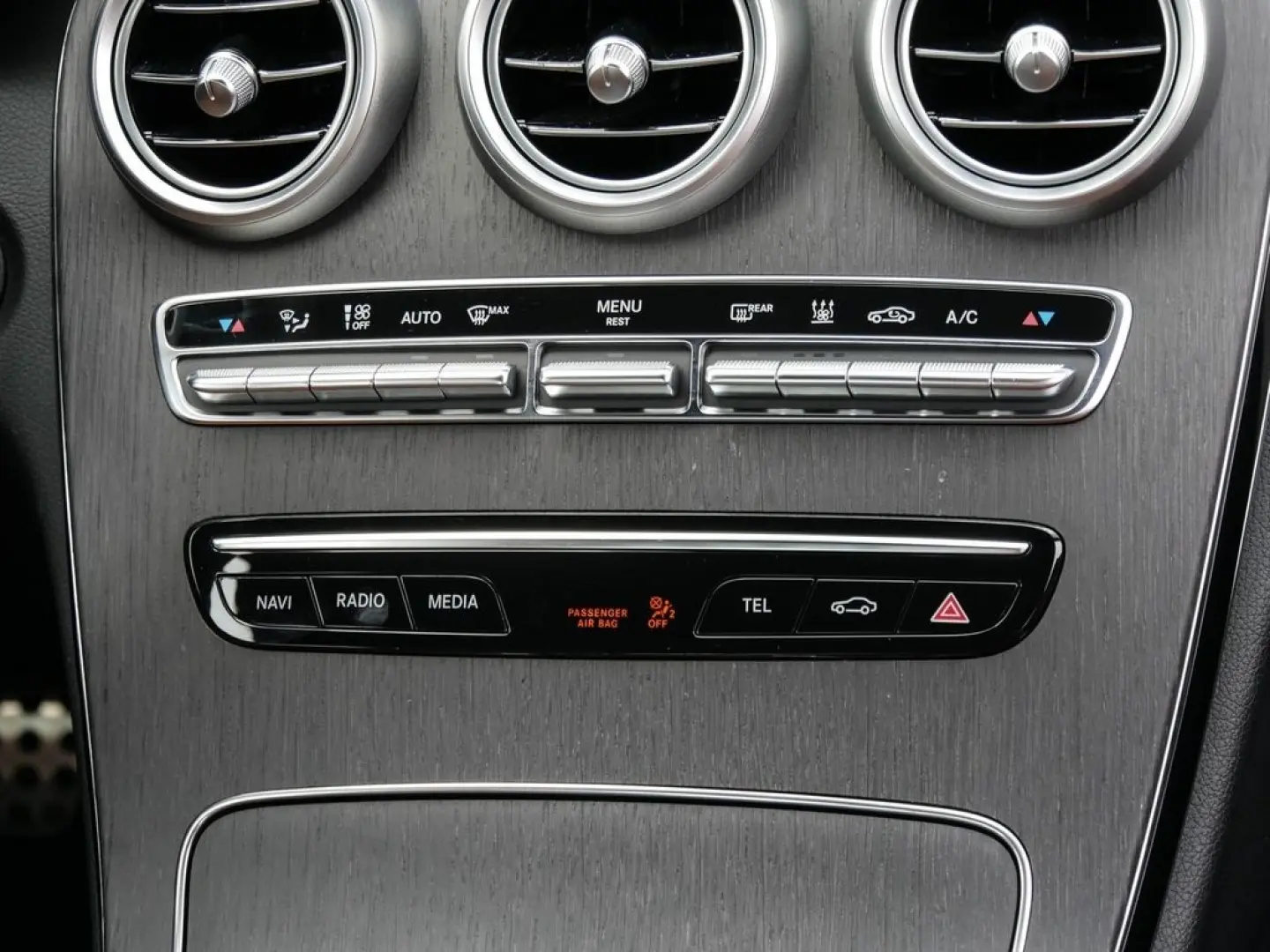 C 300 e 4MATIC |AMG|KEYL|LED|COMAND|KAM|HUD|TOTW