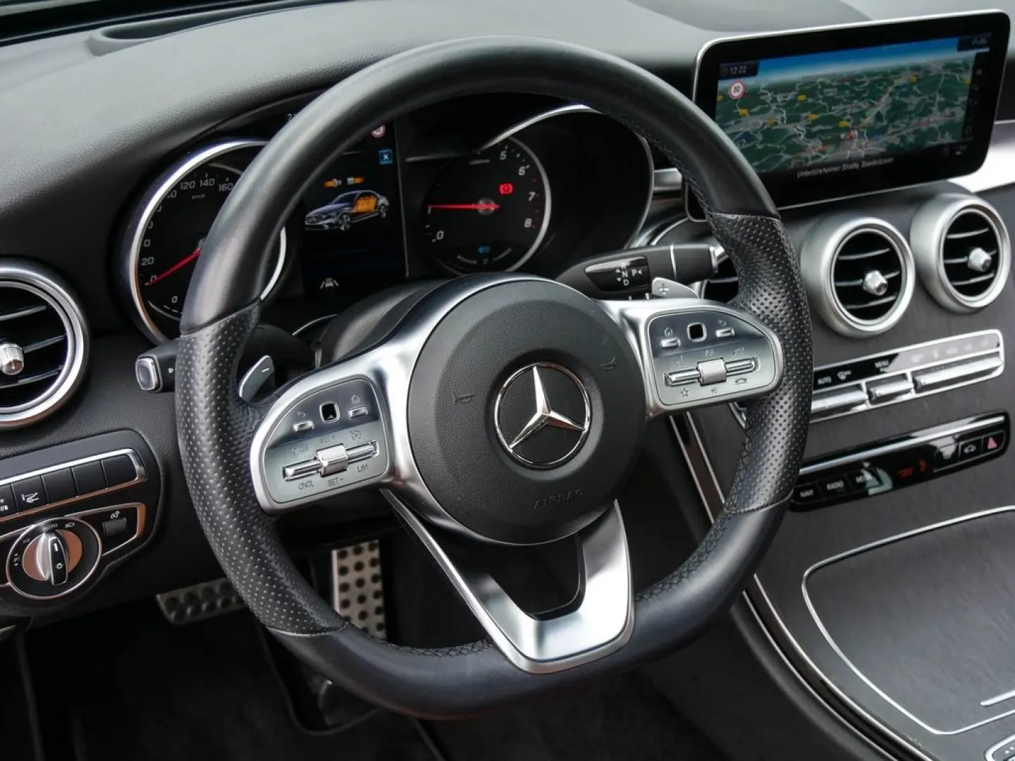 C 300 e 4MATIC |AMG|KEYL|LED|COMAND|KAM|HUD|TOTW