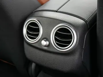 C 300 e 4MATIC |AMG|KEYL|LED|COMAND|KAM|HUD|TOTW