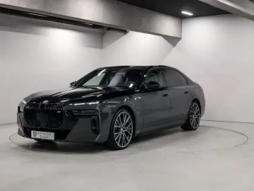 M760e xDrive - Voll TV B&W Skylounge Individ