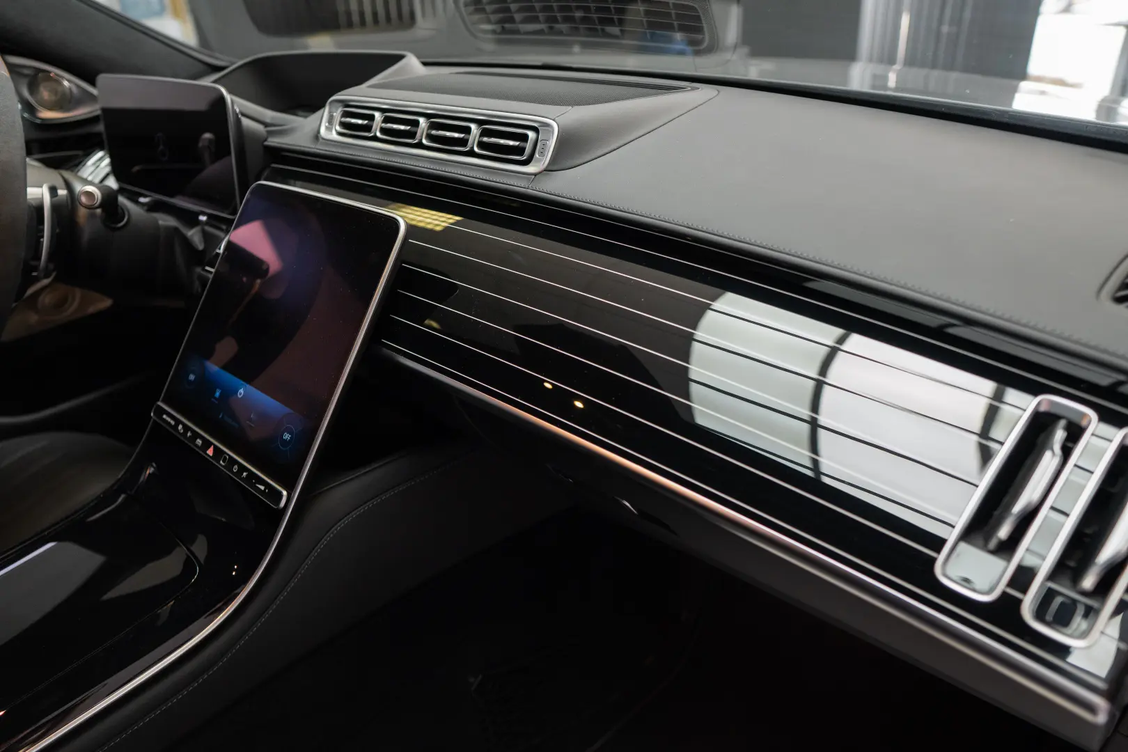MERCEDES-AMG S 63 S E PERFORMANCE STOC/PPF INTERIOR-EXTERIOR