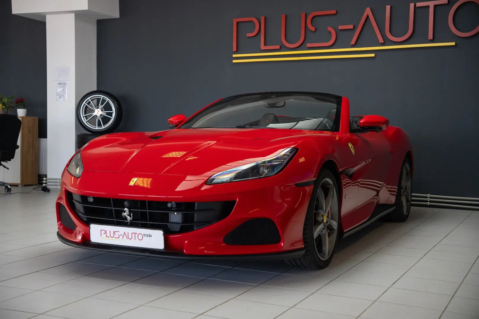 FERRARI Portofino M