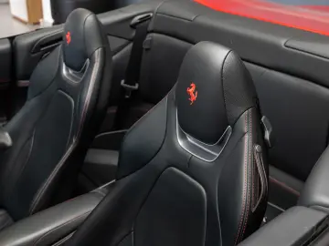 FERRARI Portofino M