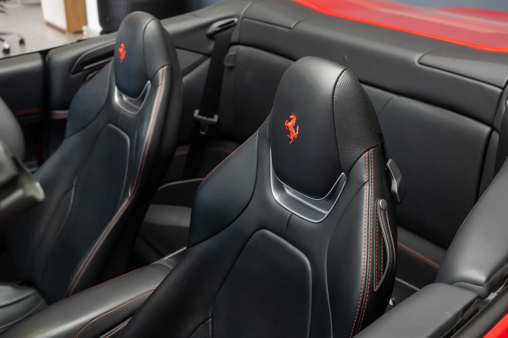 FERRARI Portofino M