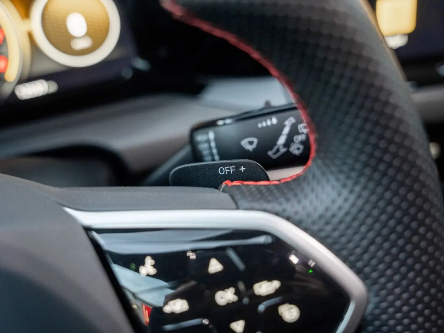 Golf GTI Clubsport Pano DCC H&K Keyless APP ACC