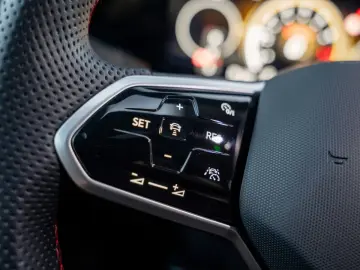 Golf GTI Clubsport Pano DCC H&K Keyless APP ACC