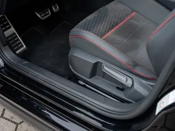Golf GTI Clubsport Pano DCC H&K Keyless APP ACC