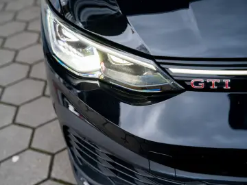 Golf GTI Clubsport Pano DCC H&K Keyless APP ACC