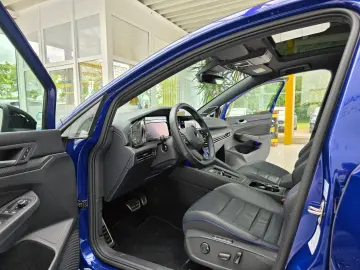 Golf VIII Limo R 4Motion Panorama Harman Kardon