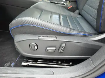Golf VIII Limo R 4Motion Panorama Harman Kardon
