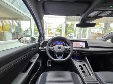 Golf VIII Limo R 4Motion Panorama Harman Kardon