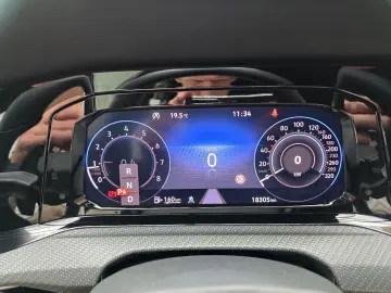 Golf VIII Limo R 4Motion Panorama Harman Kardon