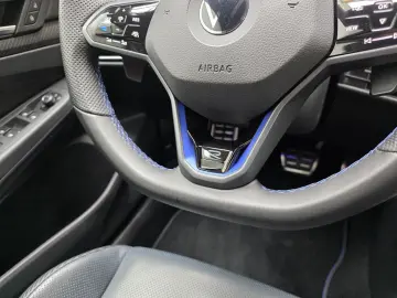 Golf VIII Limo R 4Motion Panorama Harman Kardon