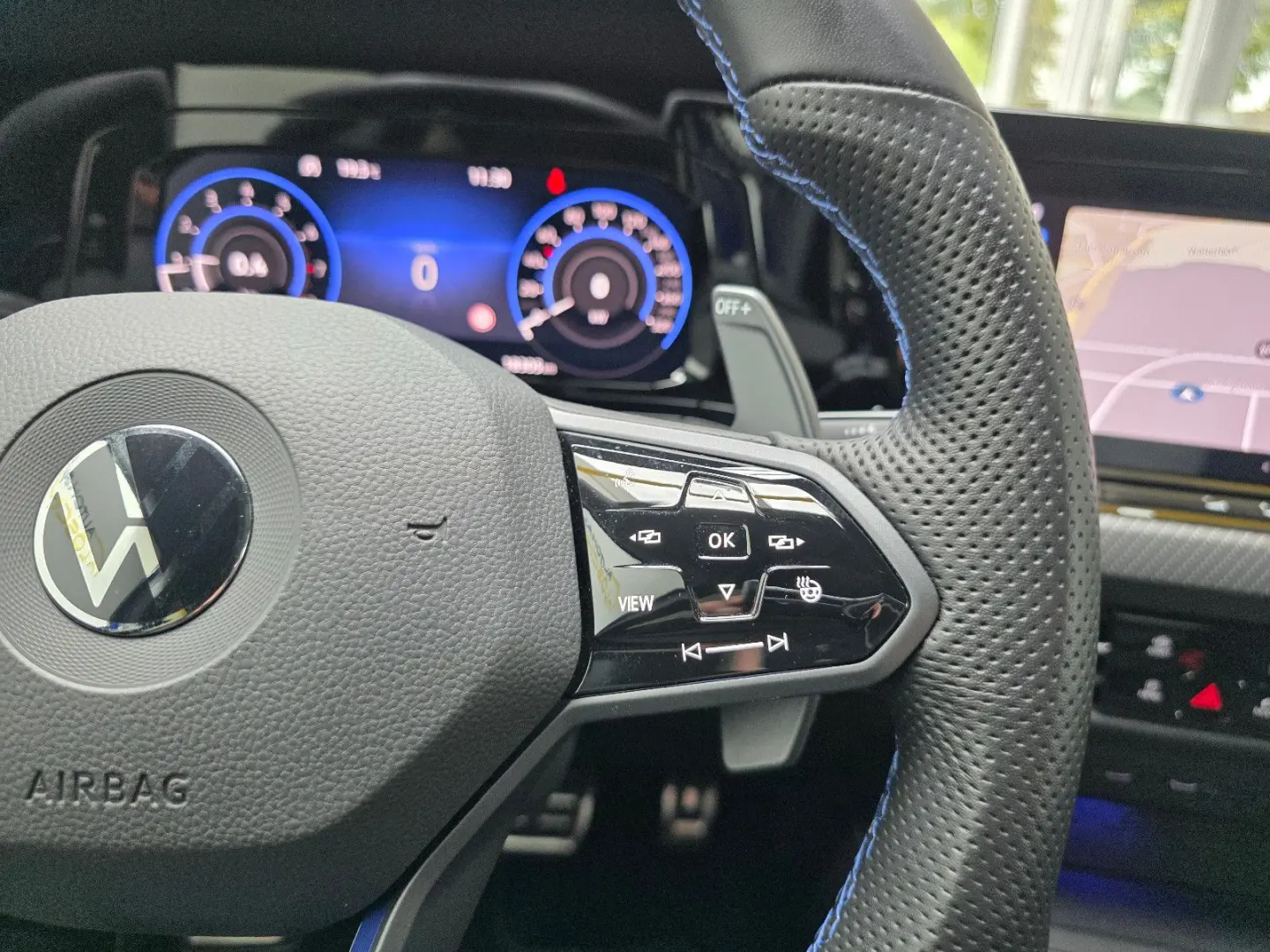 Golf VIII Limo R 4Motion Panorama Harman Kardon