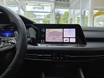 Golf VIII Limo R 4Motion Panorama Harman Kardon
