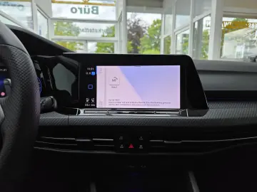 Golf VIII Limo R 4Motion Panorama Harman Kardon