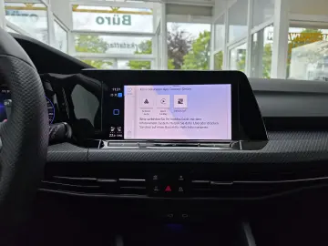 Golf VIII Limo R 4Motion Panorama Harman Kardon