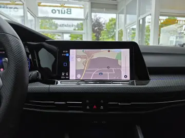 Golf VIII Limo R 4Motion Panorama Harman Kardon