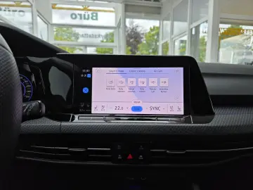 Golf VIII Limo R 4Motion Panorama Harman Kardon