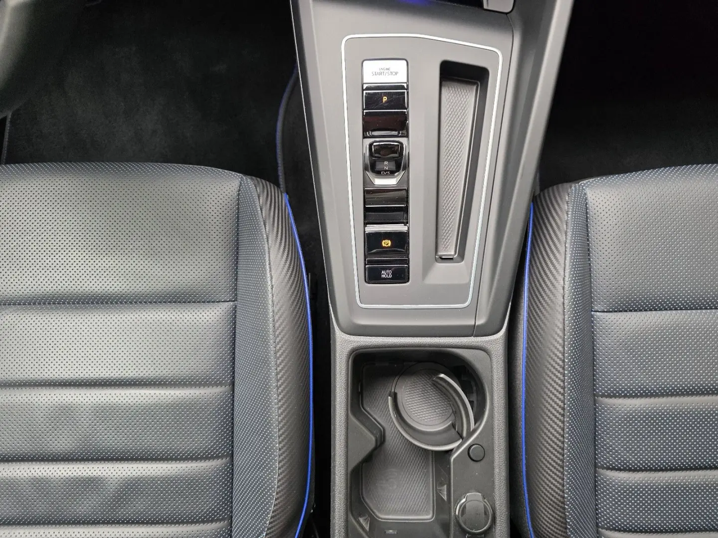 Golf VIII Limo R 4Motion Panorama Harman Kardon