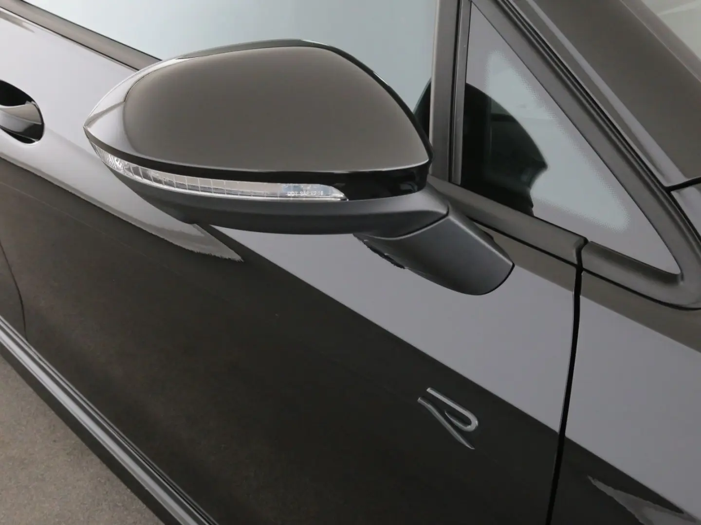 Golf R 2.0TSI 333PS Black Ed. Akrapovic IQ.Light