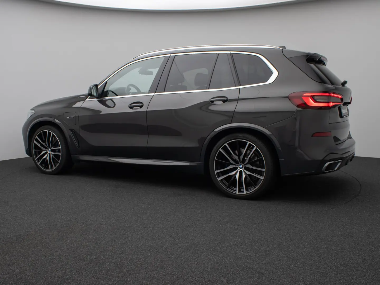 X5 xD45e M Sport Panorama 360°Laser HUD B&W 22