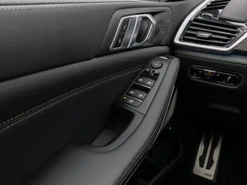 X5 xD45e M Sport Panorama 360°Laser HUD B&W 22