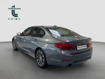 530e xDrive adapLED HUD Harman Glasdach