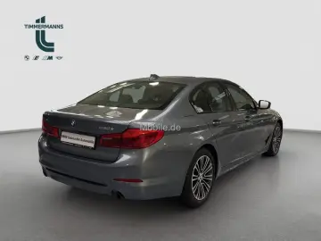 530e xDrive adapLED HUD Harman Glasdach