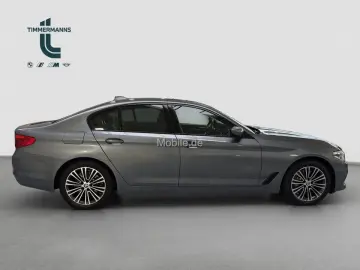 530e xDrive adapLED HUD Harman Glasdach