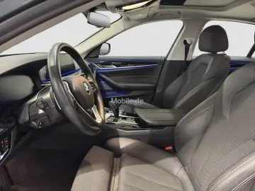 530e xDrive adapLED HUD Harman Glasdach