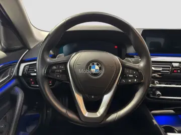 530e xDrive adapLED HUD Harman Glasdach
