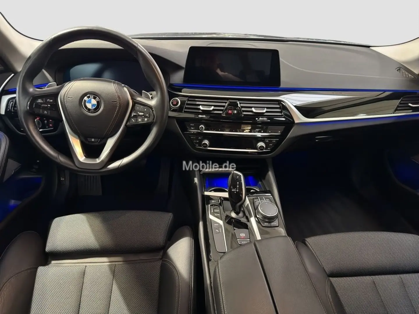 530e xDrive adapLED HUD Harman Glasdach