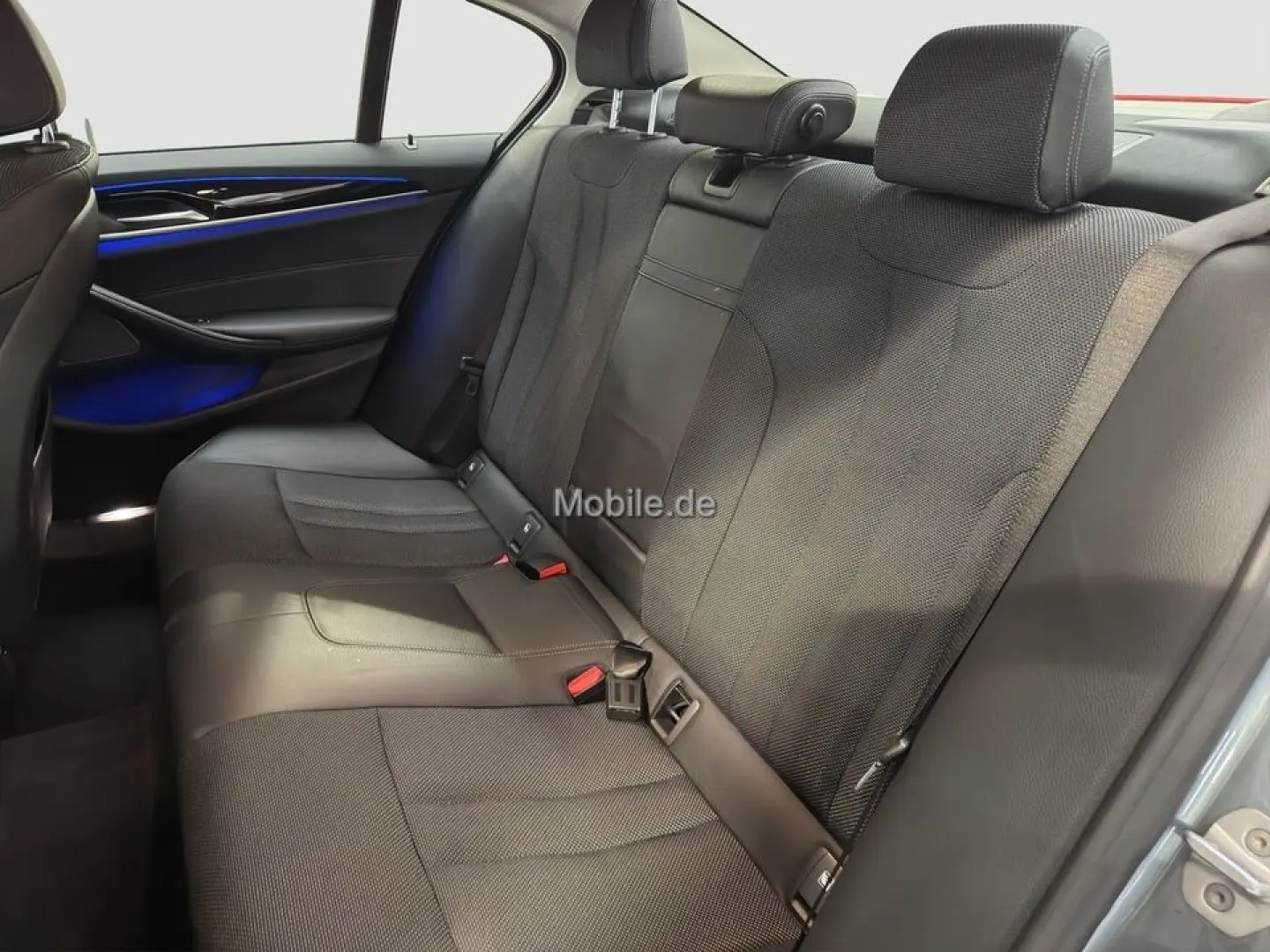 530e xDrive adapLED HUD Harman Glasdach