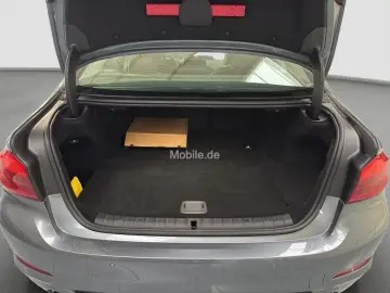 530e xDrive adapLED HUD Harman Glasdach