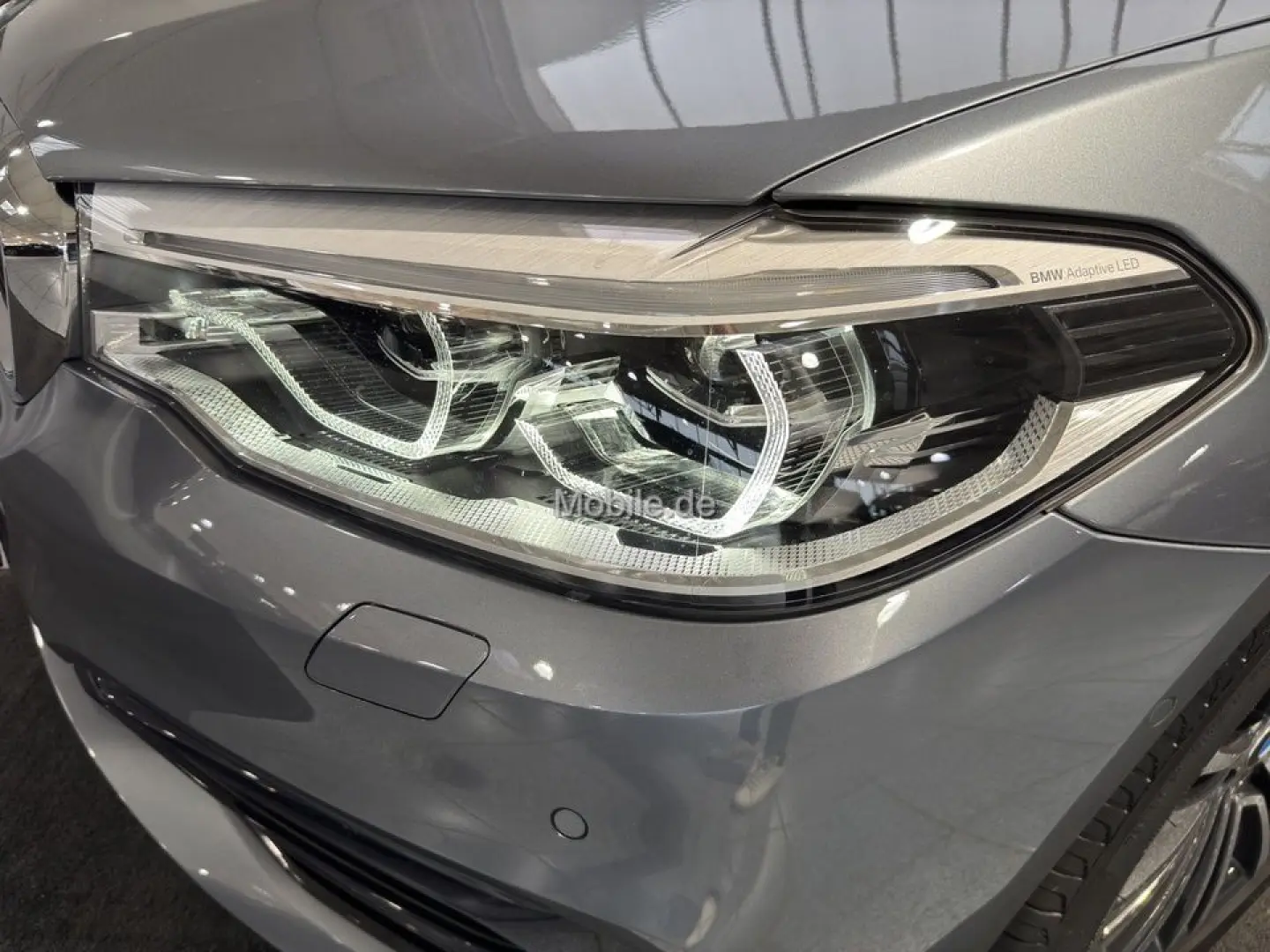 530e xDrive adapLED HUD Harman Glasdach